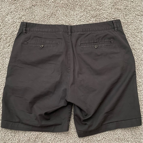 Bonobos men 7” short in faded black. Size 32. - Picture 2 of 3